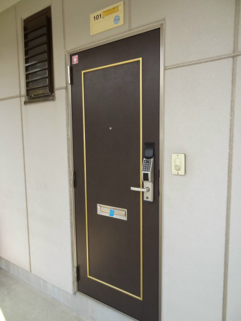 ウィステリアⅠ 玄関