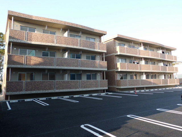 セレーノ小鷹野 外観