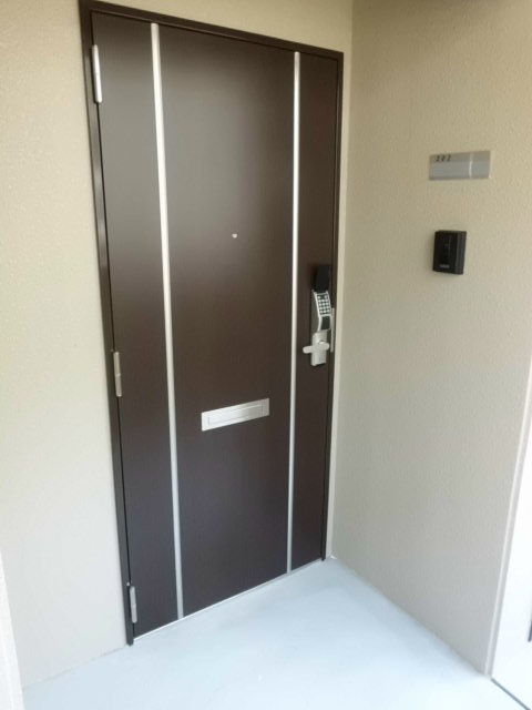 セレーノ小鷹野 玄関