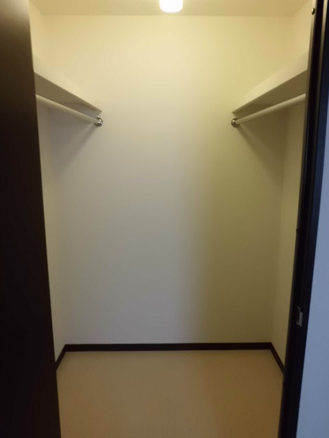 セレーノ小鷹野 収納
