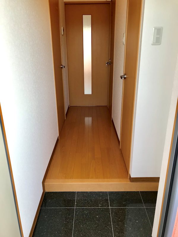 モン　プリエール 玄関