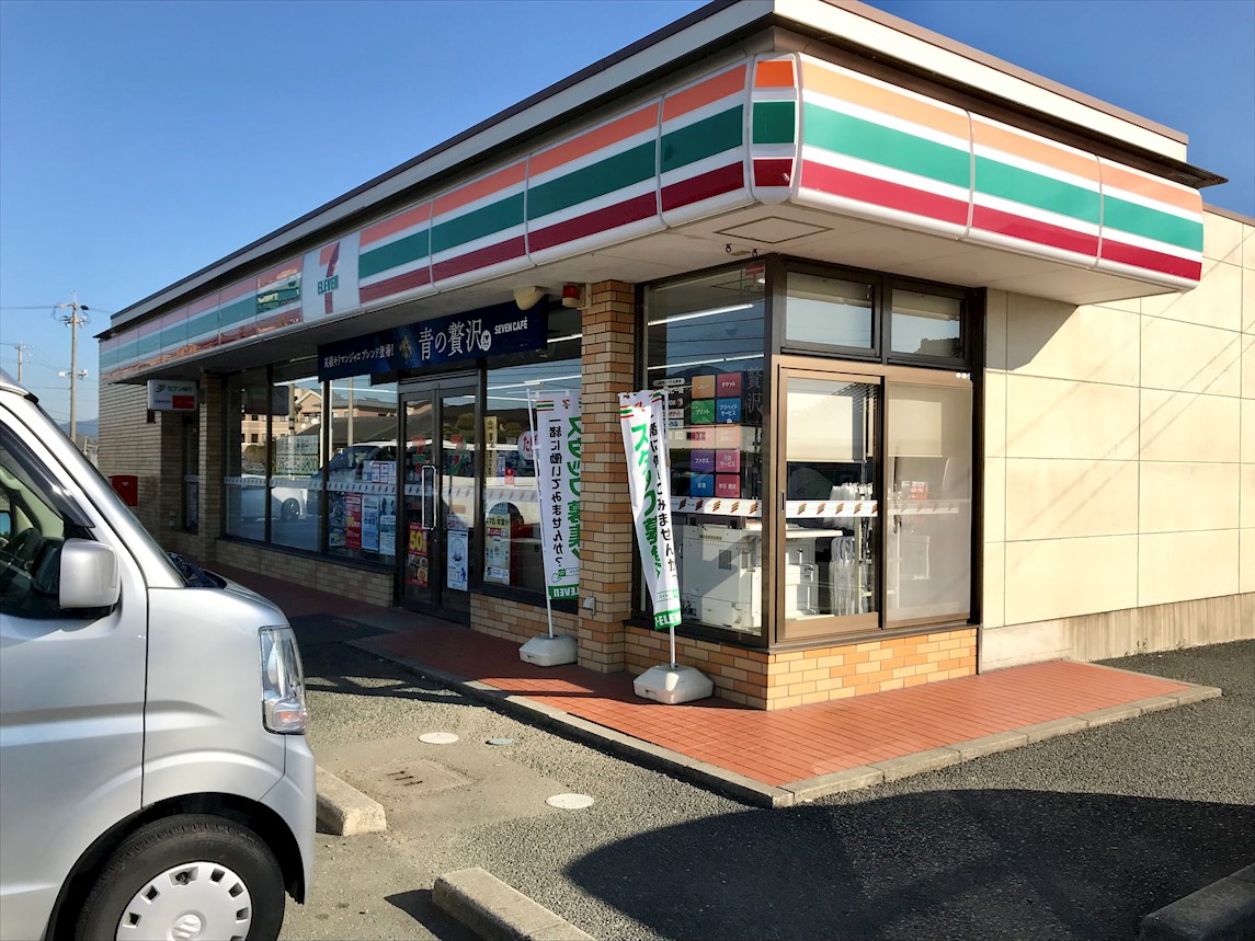 シャトレ三蔵子 コンビ二
