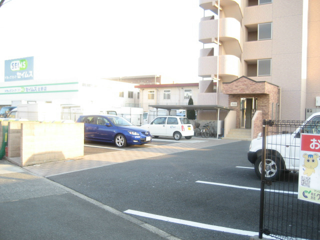 ガイア 駐車場