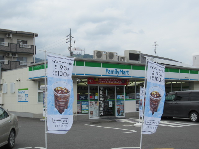 コンビ二：ファミリーマート押切北店　755m