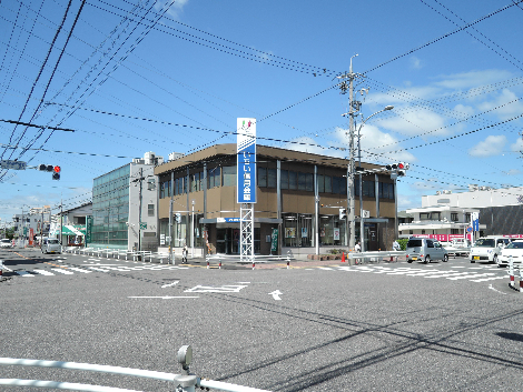 銀行：いちい信用金庫師勝支店　153m　近隣