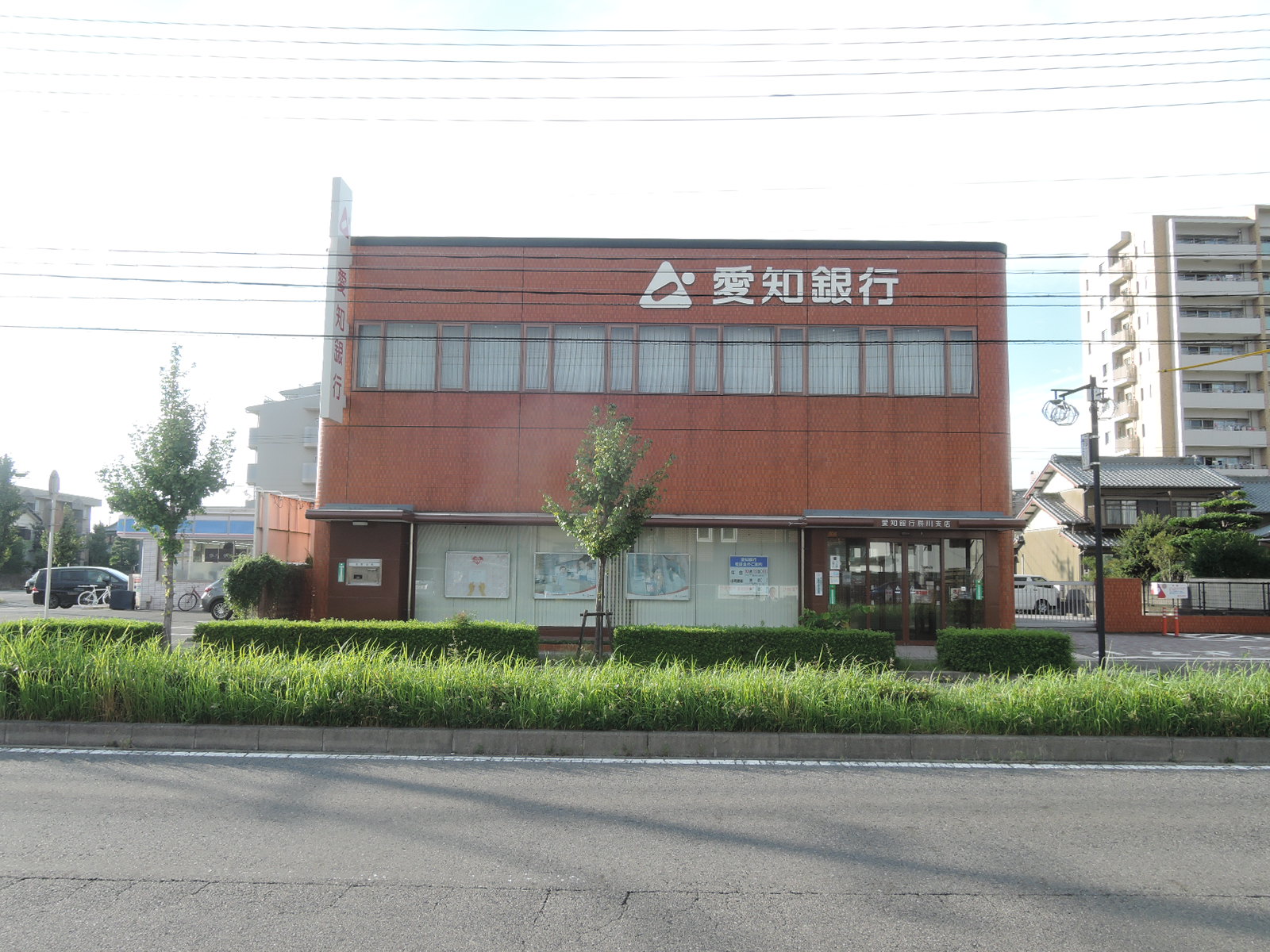 銀行：愛知銀行勝川支店　146m　近隣