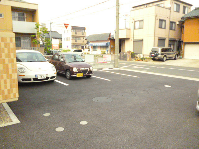 外観画像：駐車場も敷地内に確保できます。