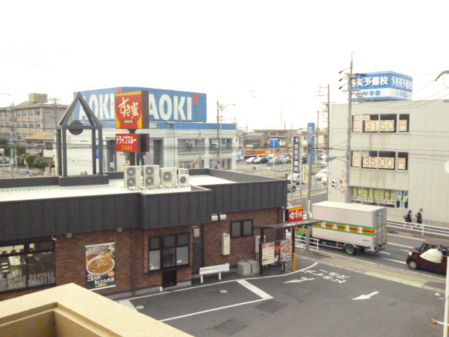 レストラン：すき家　北名古屋弥勒寺店　56m　隣接
