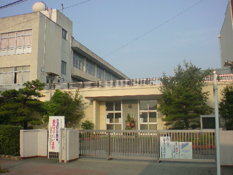 小学校：浜松市立船越小学校　710m