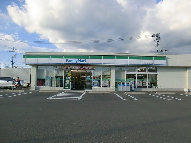 コンビ二：ファミリーマート　小石川店　531m