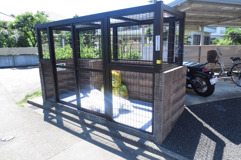 外観画像：入居者専用ごみ捨て場
