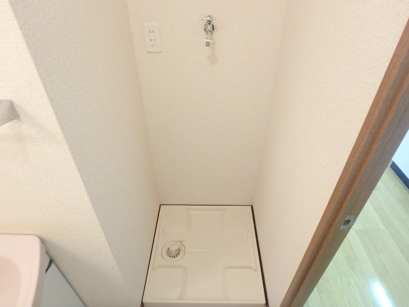 その他：洗濯機置場　防水パン