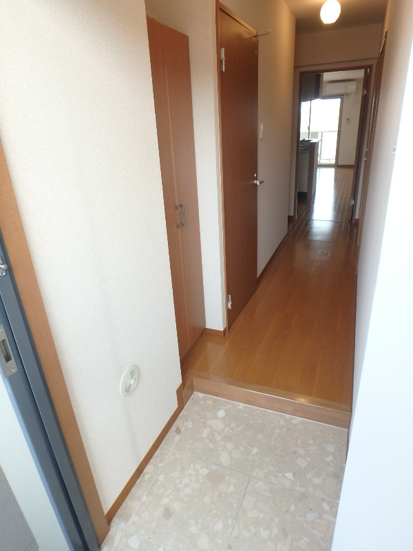 その他：玄関　下駄箱