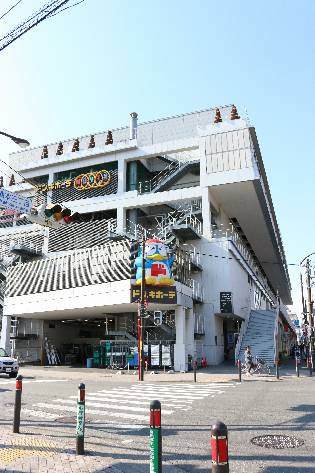 ショッピング施設：ﾄﾞﾝ･ｷﾎｰﾃ SING橋本駅前店　326m　近隣