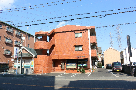 内科：りつの医院　90m　近隣