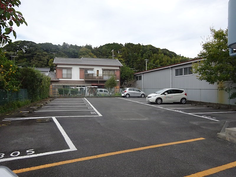シャンブル２４ 駐車場