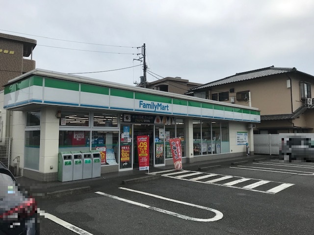 ソシアかりがね コンビ二