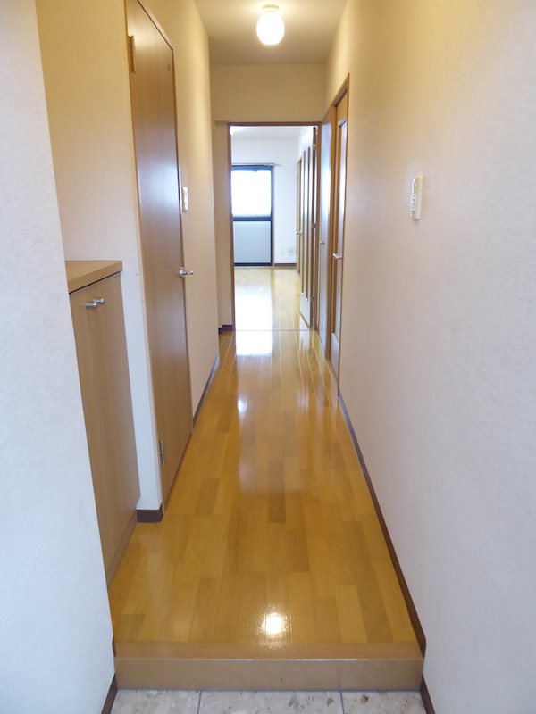 アプローズ広見 玄関