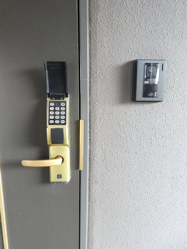ミルサート 玄関