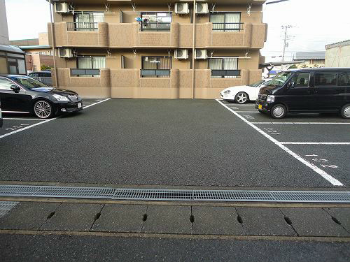 エクセレント富士 駐車場