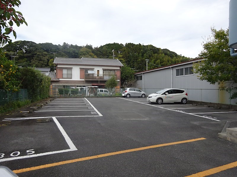 シャンブル２４ 駐車場