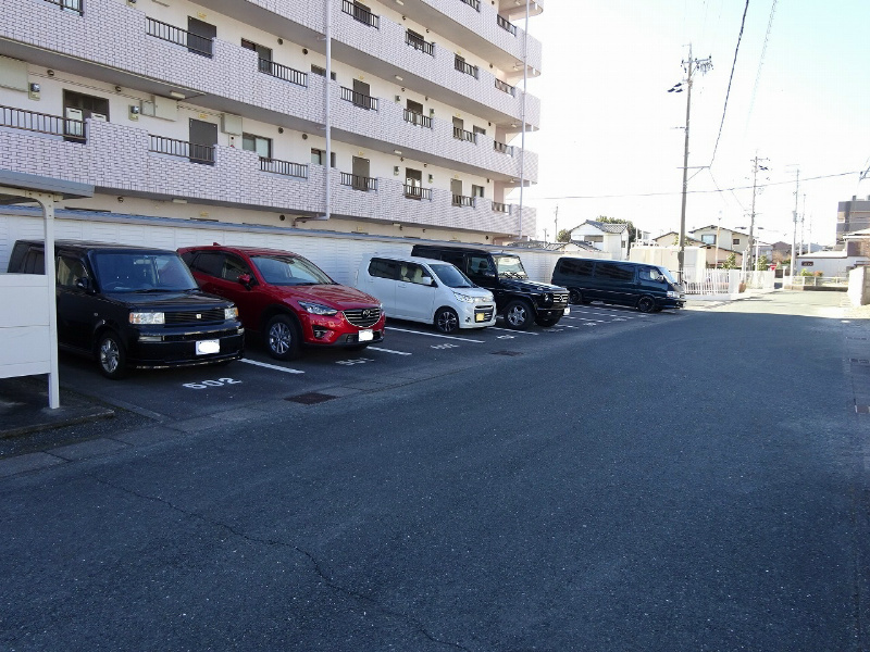 ハイツプリムローズ 駐車場