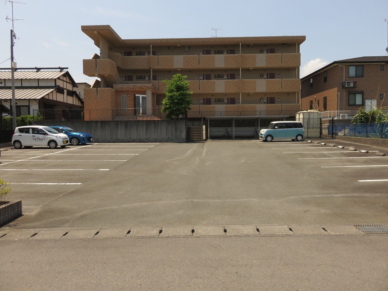 ＤＥＬＩＧＨＴ 駐車場