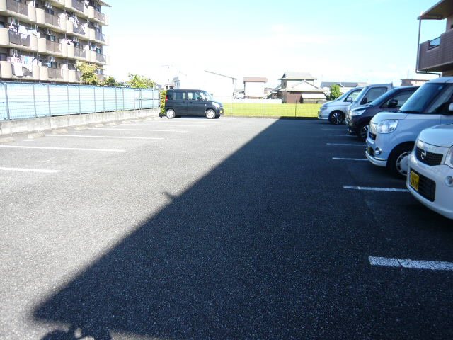 エクセレントM2 駐車場